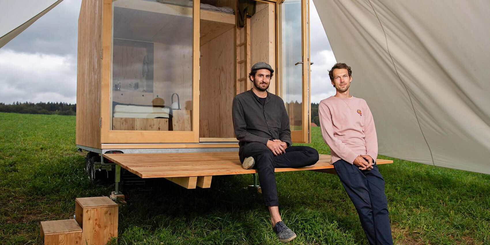 Alain Brülisauer und Jérôme Rütsche vor ihrem mySaess, Photo by Christian Pfander